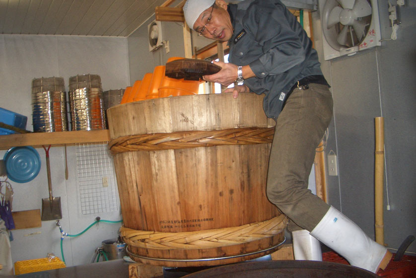 Sado Doburoku: Mr. Maruyama explains the sake making process.