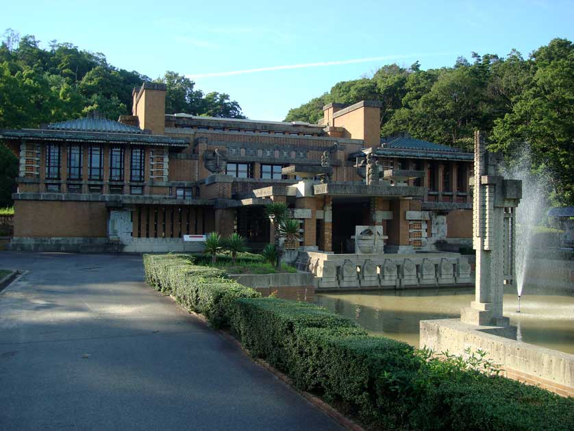 Imperial Hotel, Meiji Mura.