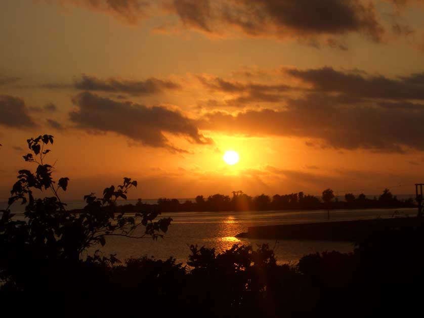 Sonnenuntergang, Insel Miyakojima, Okinawa.