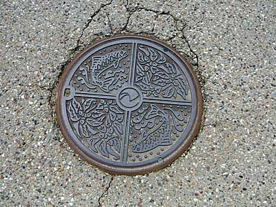 Narai Manhole Cover, Nakasendo, Japan.