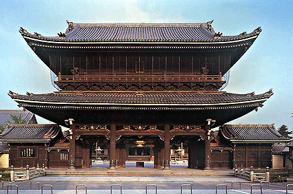 Goei-mon Gate at Higashi-Honganji in Kyoto.