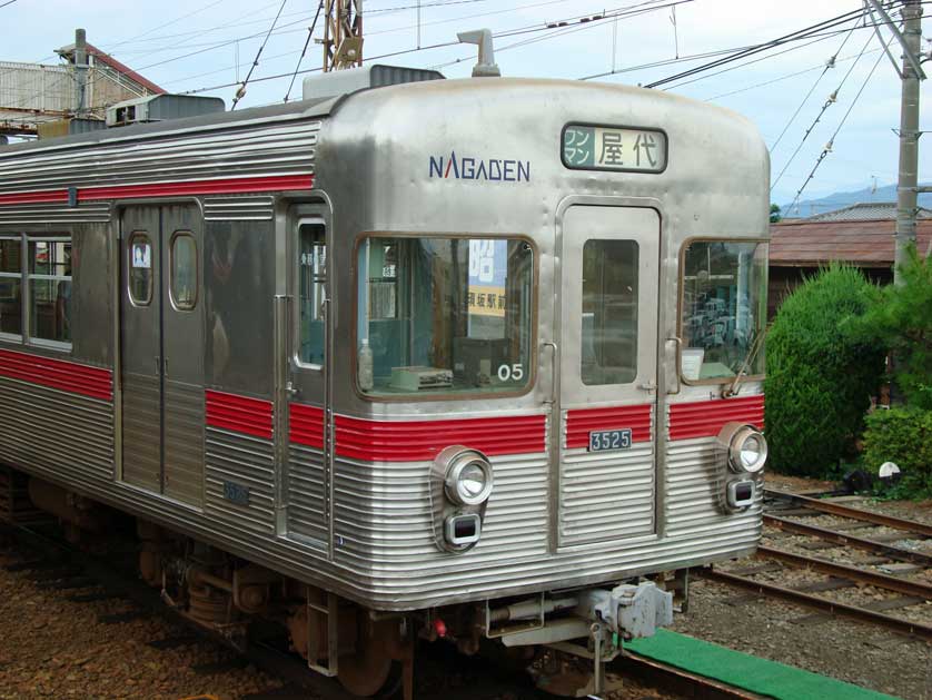 Nagano Dentetsu train.
