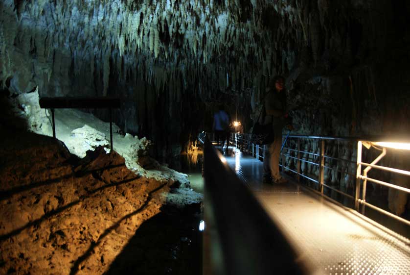 Gyokusendo Cave, Okinawa World, Okinawa, Japan.