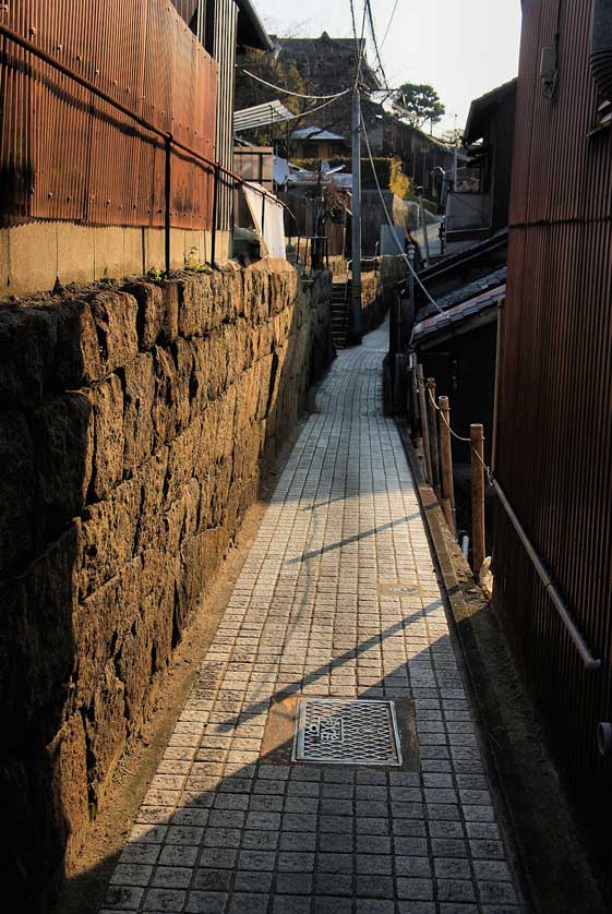 Atmospheric narrow lanes, Onomichi, Hiroshima Prefecture.