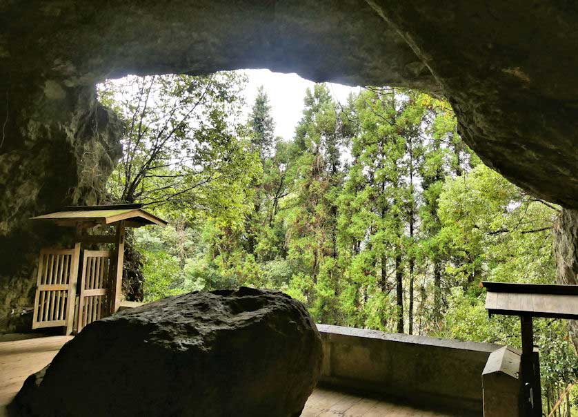Reigando Cave, Kumamoto, Kyushu.