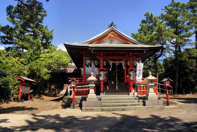 Tsukiyomi Shrine, Sakurajima, Kagoshima, Kyushu.