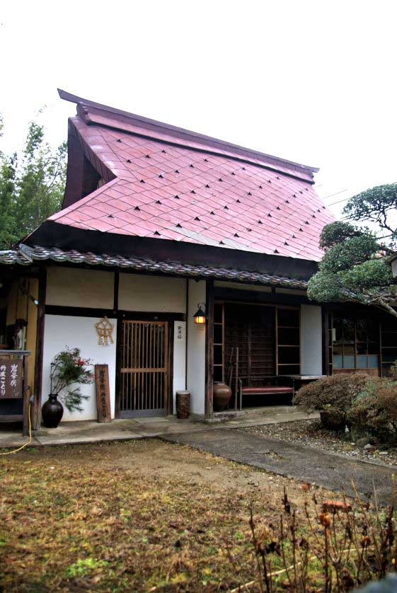 Iwazabo Tamba Kotori, former samurai residence turned into a cafe serving unique sweets and tea.