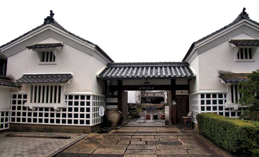 The Old Tamba Pottery Museum displaying works of Tamba ware.