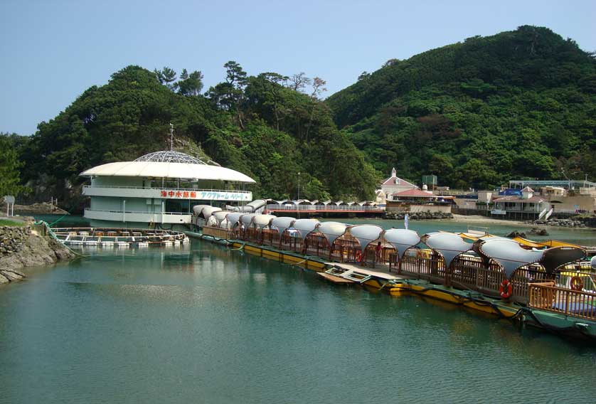 Shimoda Floating Aquarium, Shizuoka, Japan.