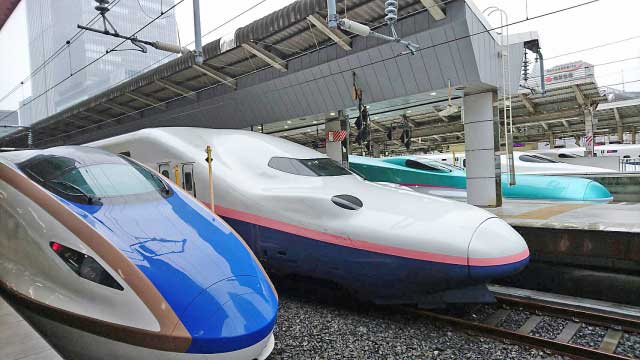 Shinkansen bullet trains at Tokyo Station
