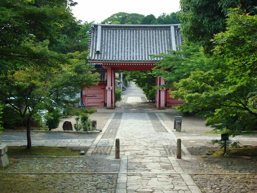 Entrance Gate, Shinnyodo Temple