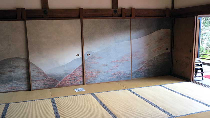Shusei fusuma painting by Hosokawa Morihiro at Shoden Eigen-in Temple in Gion, Kyoto, Japan.