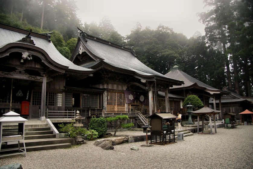 Main Hall and Daishi Hall at Shosanji Temple.