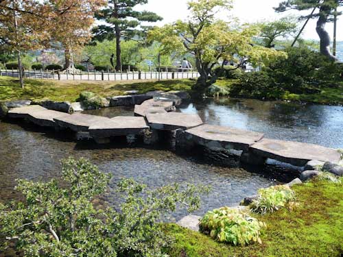 Japanese stepping stones at Kenroku-en.