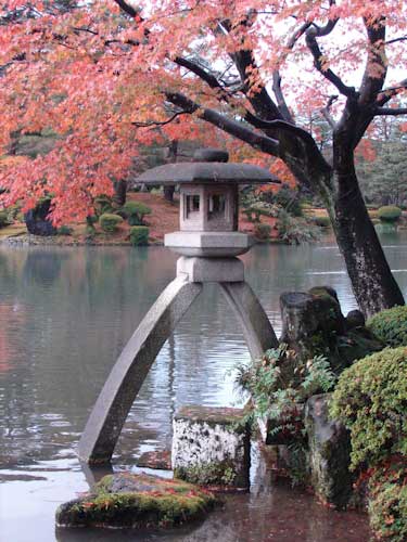 Stone lantern at Kenroku-en Garden, Kanazawa.