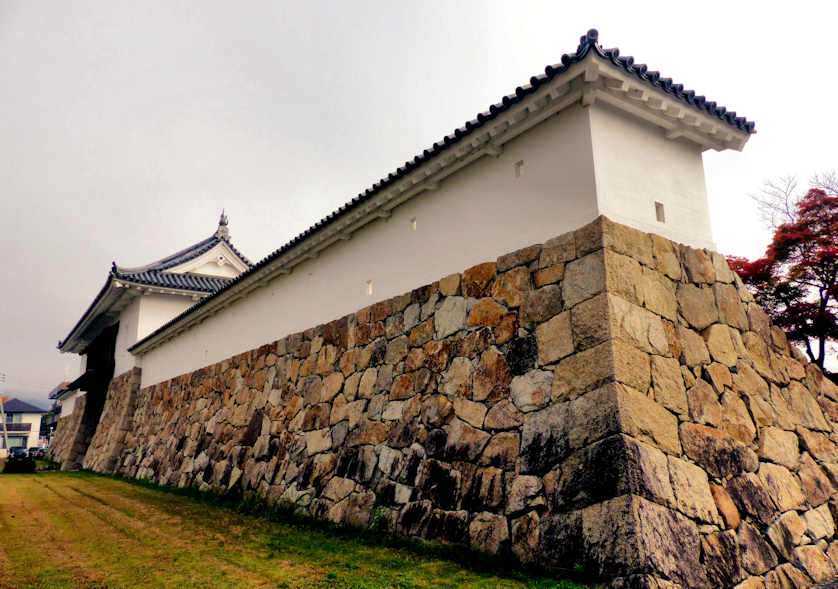 Reconstructed wall and Yagura Gate at Tanabe Castle.