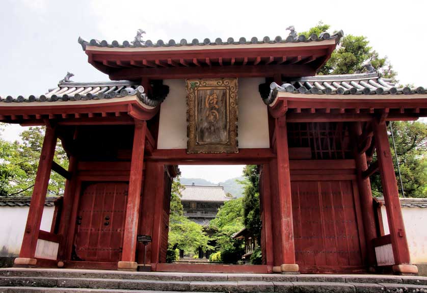Tokoji Temple outer gate.