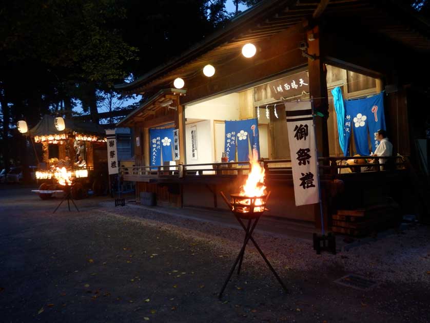 Kagura stage at night.