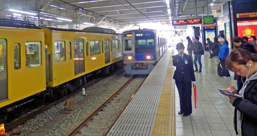 Platforms, Tokorozawa Station, Tokorozawa, Saitama, Japan.