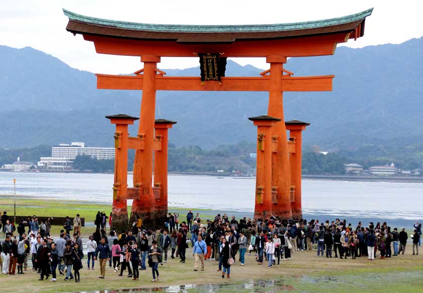 Itsukushima Shinto Shrine, Miyajima, Hiroshima.