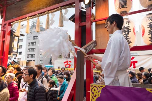 Entering Otori Shrine, Senzoku, Tokyo, Japan.