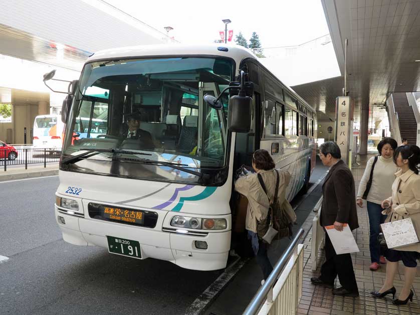 Bus to Oasis 21 at Toyota-shi Station.