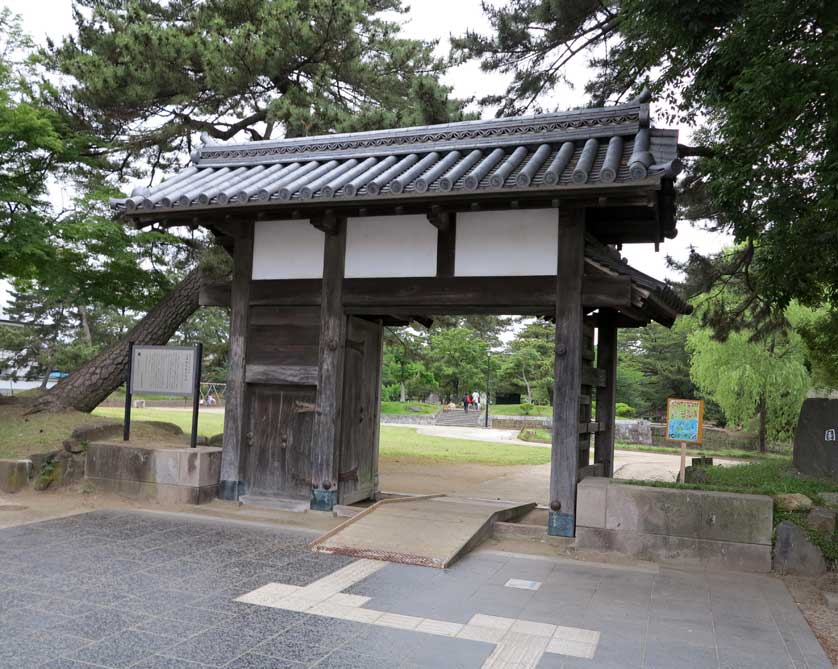 Taiko Yagura Mon Gate Tsuchiura Castle, Ibaraki Prefecture, Japan.