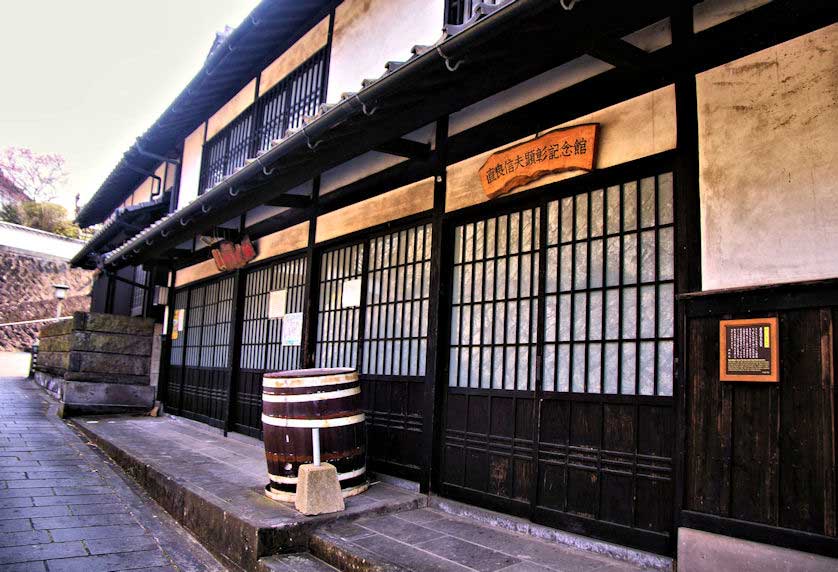 The former home of archeologist Naora Nobua in the Nioza district of Usuki, Oita Prefecture, Kyushu.