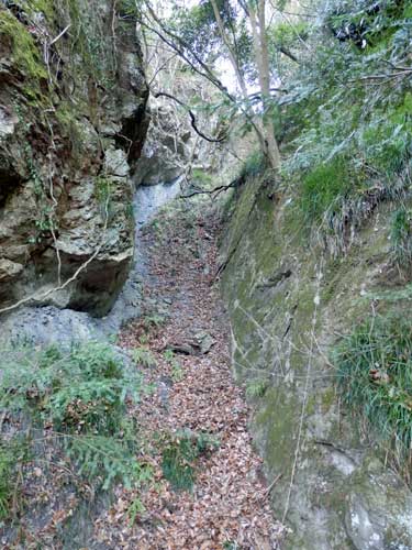 Remains of a groove dug into the mountain side to exploit a copper ore lode, Wadokuroya, Chichibu.