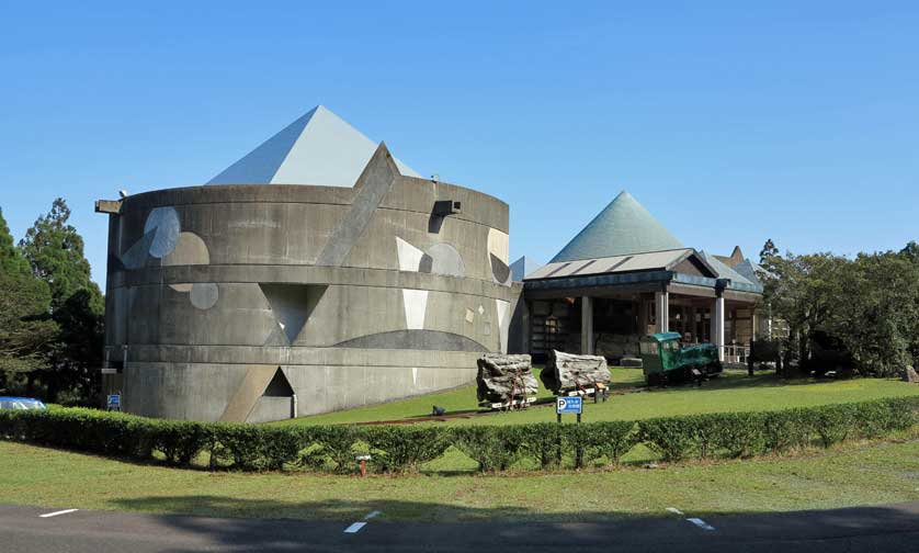 Yakusugi Museum, Anbo, Yakushima.
