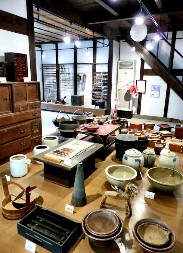 Shirakabe Gakuyukan Folklore Museum has a wide range of displays on daily life in Yanai through the centuries.