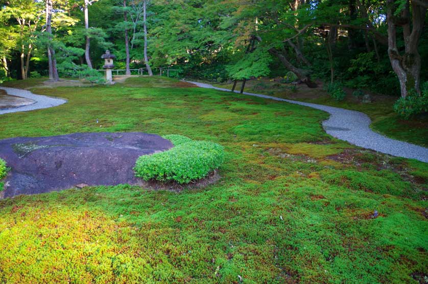 Yoshikien Garden, Nara, Japan.