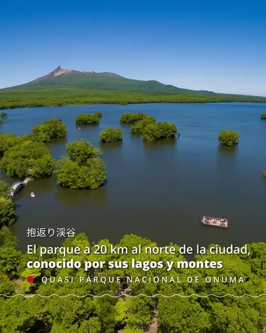 El parque a 20 km al norte de la ciudad, conocido por sus lagos y montes