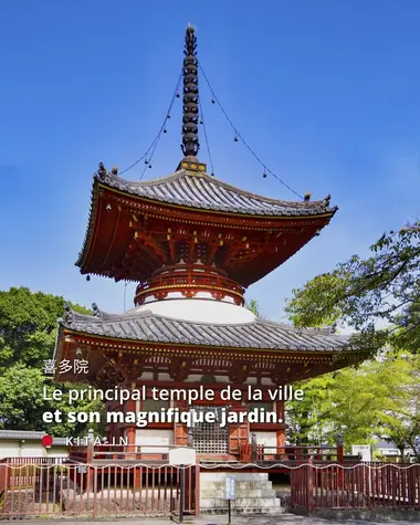 Le principal temple de la ville et son magnifique jardin.