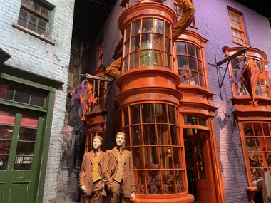 Weasley, Farces pour sorciers facétieux