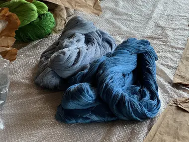 Processed and dyed silk for Hakata-Ori