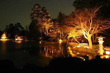 light up in kenroku-en
