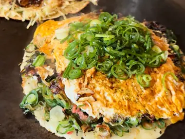 Okonomyaki on the teppan grill 