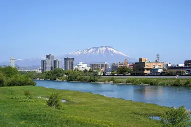 Morioka avec le mont Iwate en arrière-plan