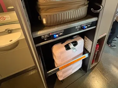 Oversized Luggage Compartment
