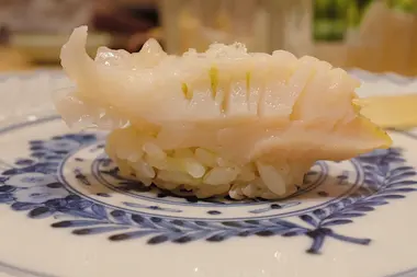 Tsubugai nigiri- Sushi Ikuta, Kanazawa