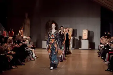 Fashion Show (Nezu Museum)