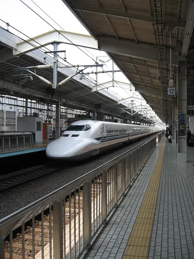 Tokaido Shinkansen through Kyoto Station