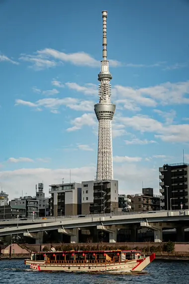Prenez le bateau sur la Sumida