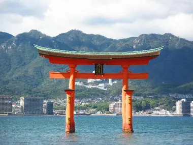 Torii du sanctuaire d'Itsukushima