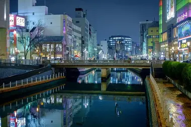 Barrio de Nakasu por la noche, Fukuoka