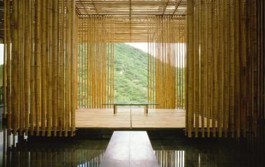 "Bamboo Wall" (2002) designée par Kengo Kuma