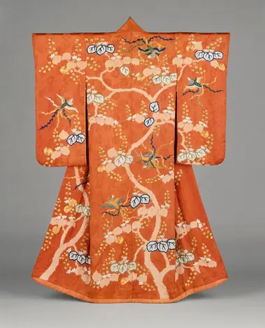 Furisode aux motifs de Paulownia et phoenix, datant de fin XVIIIe - début XIXe siècle.