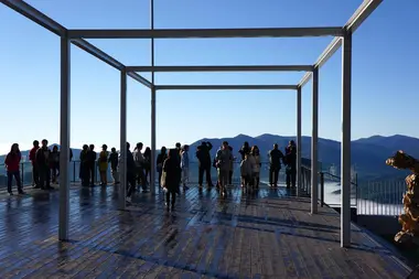 La terrasse pour admirer la mer de nuage (Unkai) et les arbres glacés