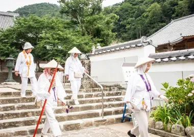 Femmes pèlerins au temple Dainichi-ji d'Itano à Shikoku